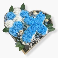 Srdce s křížem, modrá a bílá se světýlky a sušinou