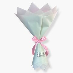 Saténová kytice „Mint Sorbet“ – 7 růží v růžovo-mentolové kombinaci