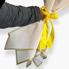 Umělá kytice z gerber ve tvaru srdce – žlutá