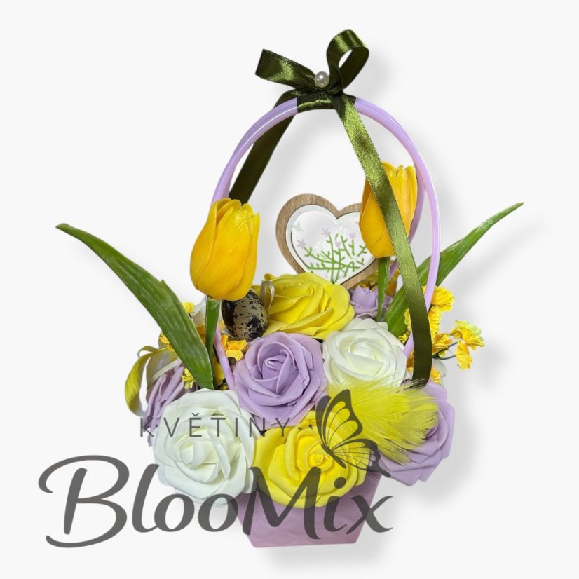 Jarní taška s tulipány a peřičkami